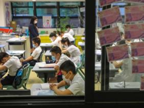 Hong Kong chuẩn bị ra sao để đảm bảo cho học sinh quay trở lại học trực tiếp?