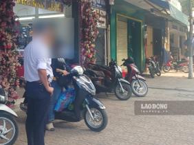 Người lao động không về quê trong kỳ nghỉ lễ để có thêm thu nhập