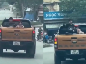 Lào Cai: Xử phạt tài xế chở trẻ em trên thùng xe bán tải