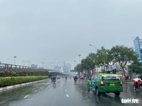 TP.HCM, Đông Nam Bộ mưa trắng trời, áp thấp bắt đầu ảnh hưởng