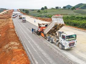 Nhà thầu “đỏ mắt” chờ cơ chế bù giá vật liệu thi công cao tốc Bắc - Nam