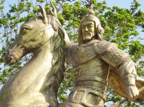 Họp thẩm định tượng Đức Thánh Trần Hưng Đạo bị nói "giống tượng Quan Công"