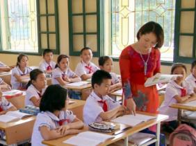Thiếu chế độ thu hút giáo viên Ngoại ngữ, Tin học