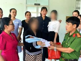Thông tin mới nhất vụ bé sơ sinh bị bỏ rơi ở chùa Hàm Long