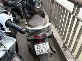 Tìm kiếm người phụ nữ bỏ lại xe máy trên cầu Chương Dương, nghi làm chuyện dại dột