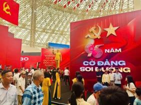 Kéo dài thời gian Triển lãm Thành tựu đất nước đến hết ngày 15/9/2025