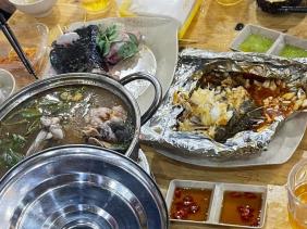 Sa thải 2 tài xế trong vụ du khách tố bị đưa vào quán hải sản "nhái" ở Nha Trang