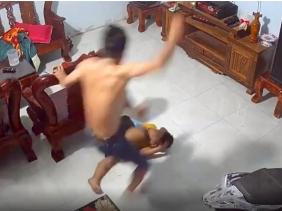 Vụ bé trai 9 tuổi bị bạo hành ở Bình Phước: Công an giám định thương tích cháu bé