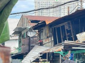 Vụ cháy nhà, 3 người tử vong ở TP.HCM: Xót xa hiện trường thi thể người mẹ ôm chặt con trai