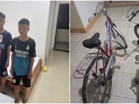 Xót xa hoàn cảnh của 2 anh em đạp xe từ Điện Biên xuống Hà Nội tìm mẹ