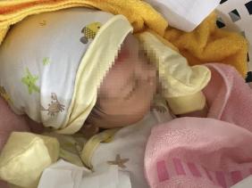 Xót xa bé sơ sinh 6 ngày tuổi bị bỏ rơi ngay tại cây xăng ở TP.Thủ Đức