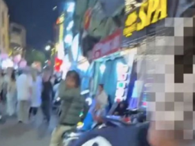 Xử phạt người đàn ông mời khách Tây sử dụng ma túy ở phố cổ Hà Nội