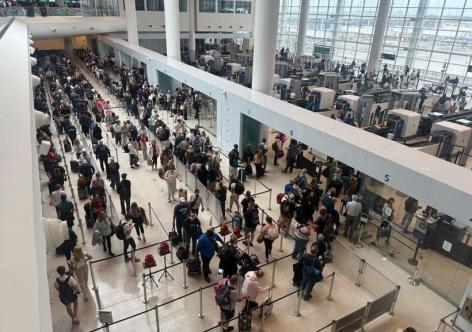 Nhiều sân bay Mỹ 'vỡ trận' do chính phủ đóng cửa kéo dài