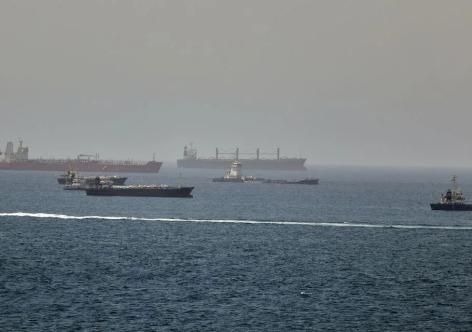 Mỹ, Iran cùng tuyên bố kiểm soát eo biển Hormuz