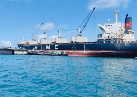 Huy động thêm tàu vận tải cỡ lớn chở dầu từ Vịnh Ba Tư về Việt Nam