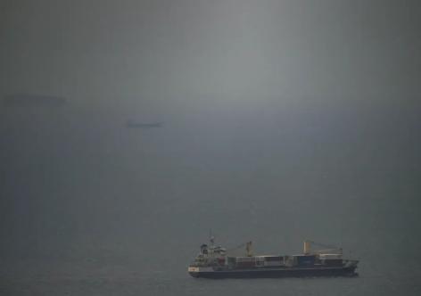 Tổng thống Trump ra lệnh bắn tàu Iran rải mìn tại eo biển Hormuz