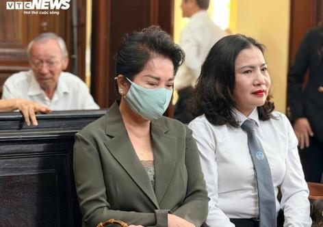 Hình ảnh phiên tòa xét xử cựu Chủ tịch Công ty Quốc Cường Gia Lai Nguyễn Thị Như Loan