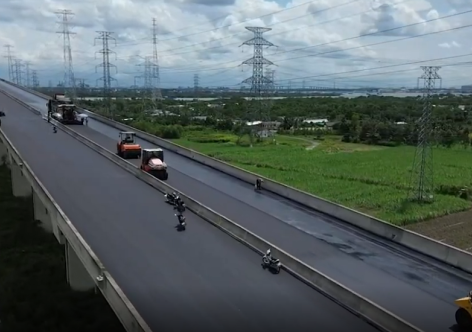 Hoàn thiện cầu phước khánh bằng lớp bê tông nhựa tạo nhám VTO