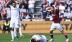 Cầu thủ West Ham khóc khi khiến đối thủ gãy chân