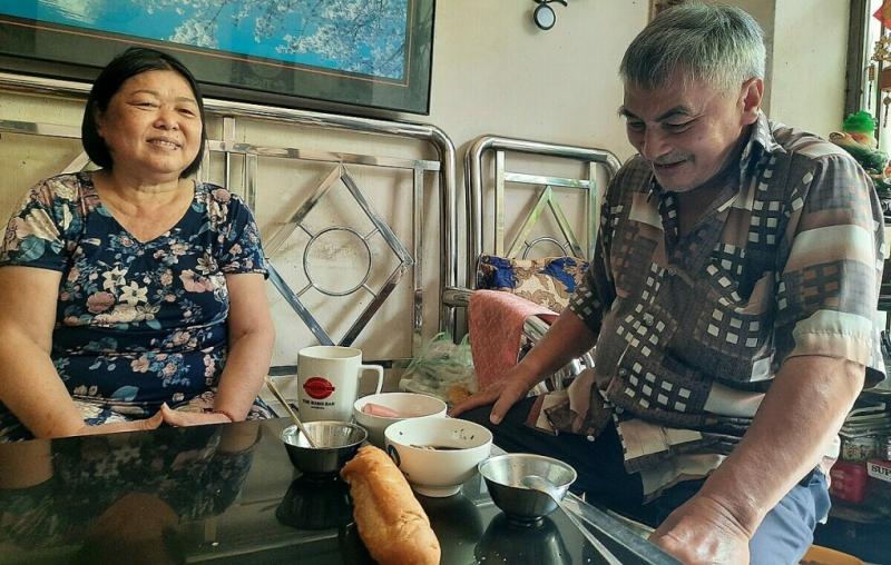 Vợ chồng bà Lan chi tiêu tằn tiện với tổng lương hưu chưa đến 5 triệu đồng mỗi tháng. Ảnh: An Phương