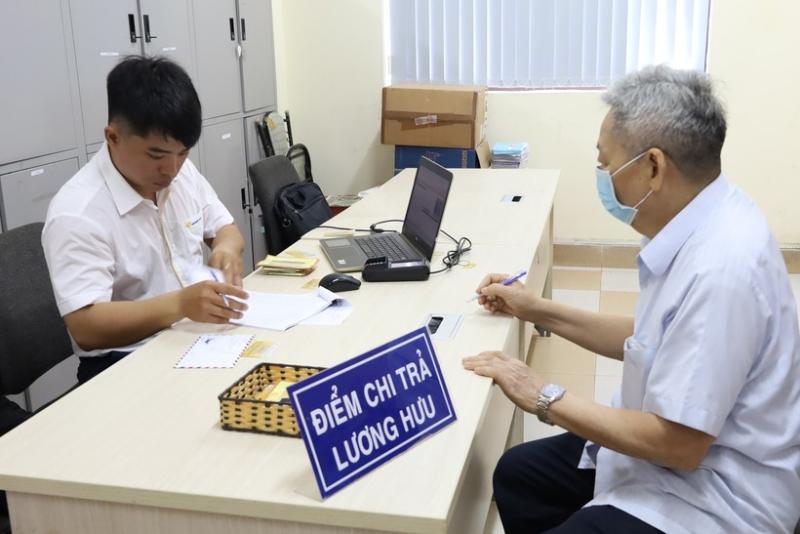 Lương hưu và trợ cấp tháng 9 sẽ được chi trả từ ngày 3/9 do trùng kỳ nghỉ lễ Quốc khánh, thay vì ngày 2/9 như thường lệ. Ảnh minh họa