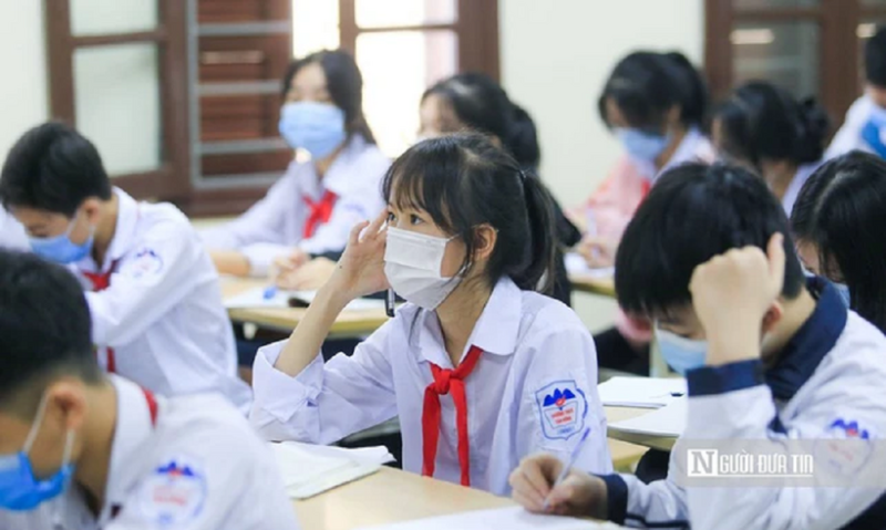 Phụ huynh, chuyên gia ra đồng thuận ủng bộ chính sách miễn học phí cho học sinh cả nước nhưng còn lo các khoản lạm thu quỹ trường quỹ lớp hay các loại phụ phí. (Ảnh minh họa)