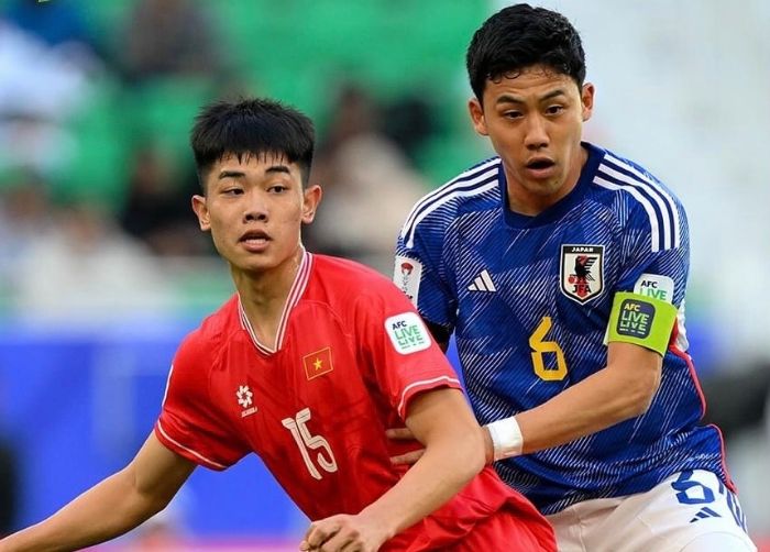 Tiền đạo Đình Bắc xuất hiện trên trang chủ Premier League