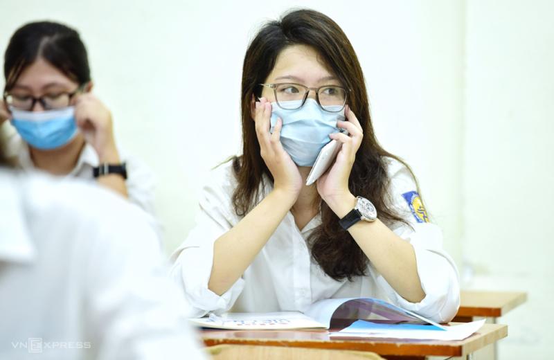 Thí sinh dự thi tốt nghiệp THPT đợt một năm 2020 tại Hà Nội. Ảnh: Giang Huy
