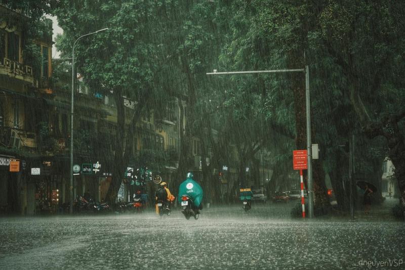 Tin trong nước - Miền Nam chiều và tối có mưa, miền Bắc mưa giảm dần