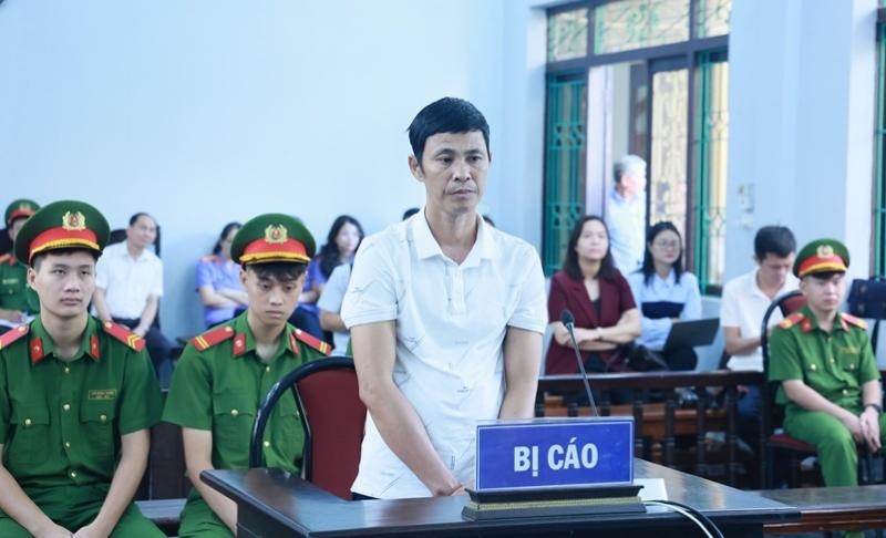 Bị cáo Thái Khắc Thành trước bục khai báo. (Ảnh: Bảo vệ pháp luật)