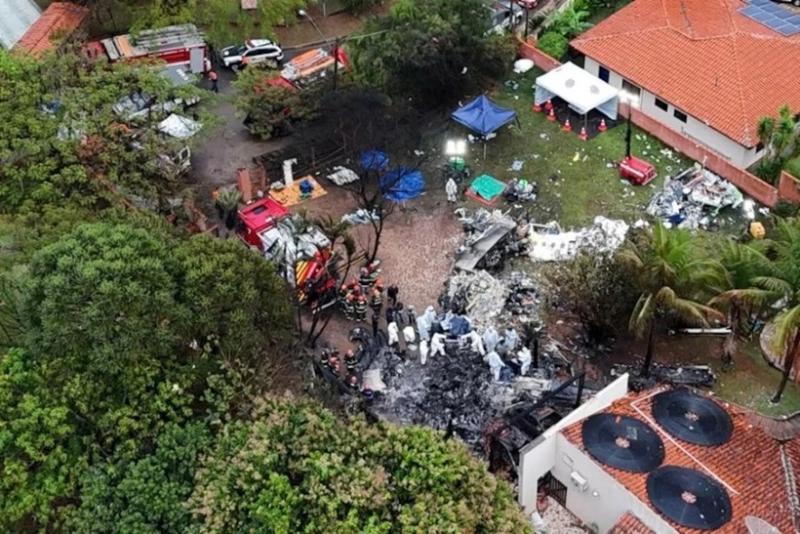 Hiện trường vụ rơi máy bay thảm khốc ở Brazil. Ảnh: REUTERS/PLO