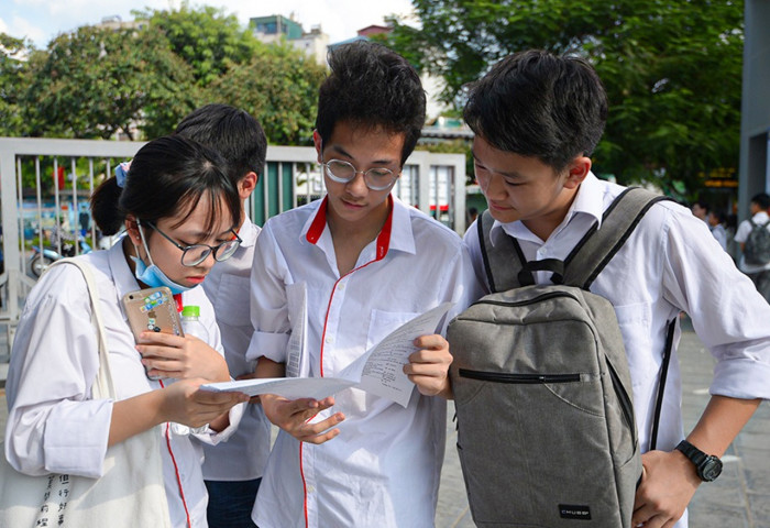 Có nên thu học phí cao trường công lập? 1