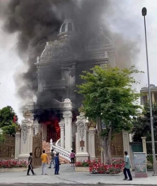 Nguyên nhân cháy lâu đài trăm tỉ của một đại gia ở Quảng Ninh