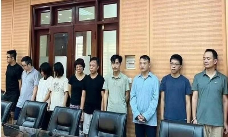 Shark Bình và 9 bị can bị khởi tố cùng tội danh. Ảnh: Công an TP Hà Nội.