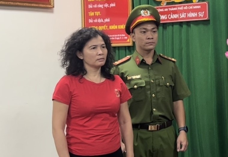 An ninh - Hình sự - Nhà báo Đặng Thị Hàn Ni hầu tòa