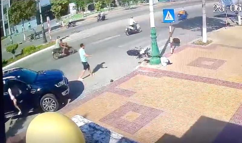 Khởi tố vụ thiếu tá quân đội lái xe tông chết nữ sinh ở Ninh Thuận