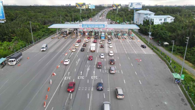 Cao tốc TPHCM - Long Thành sẽ được mở rộng lên 8 - 10 làn xe.  Ảnh: Anh Tú