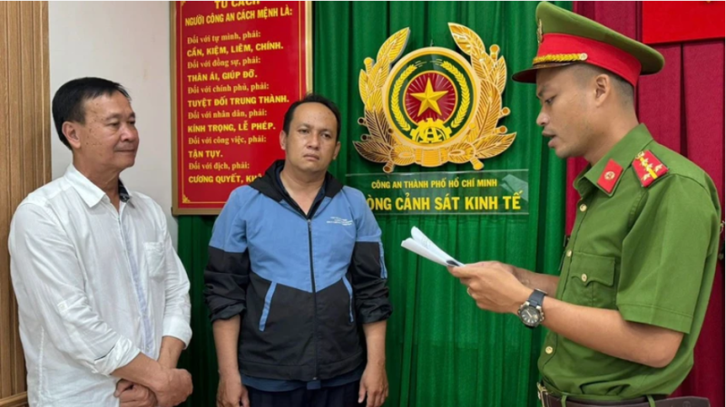 An ninh - Hình sự - Vì sao 2 cán bộ hải quan Cửa khẩu Cảng Phú Mỹ bị bắt?