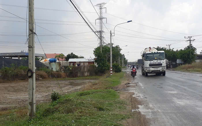 Hiện trạng tuyến ĐT.830C kết nối Long An với TPHCM. Ảnh: Duy Minh