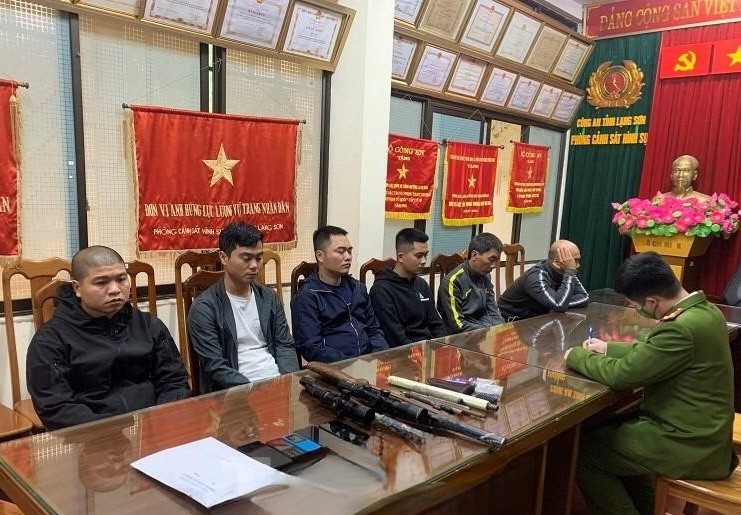 Lạng Sơn: Triệt phá đường dây cá độ bóng đá hơn 100 tỉ đồng