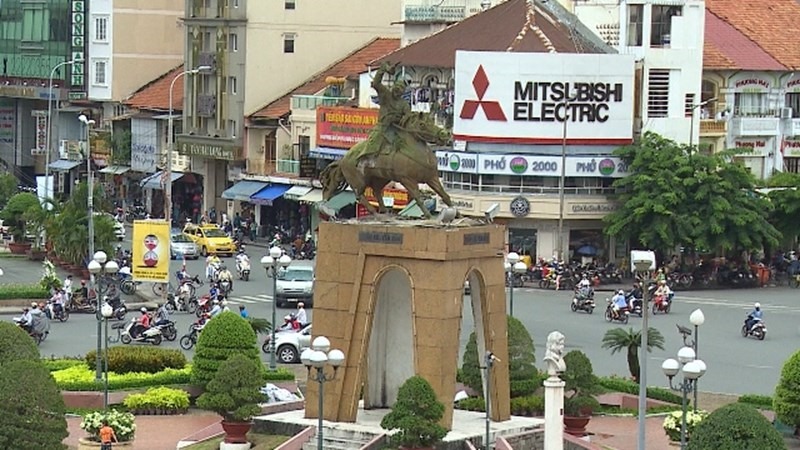 Nghiên cứu di dời tượng Trần Nguyên Hãn về lại trước chợ Bến Thành