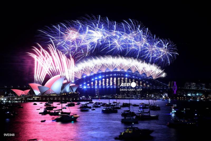 Pháo hoa giao thừa 2022 ở Sydney. Ảnh: AFP