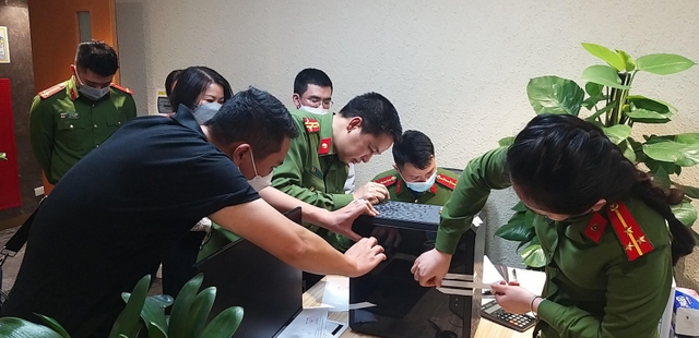 Vụ Việt Á, khởi tố 89 bị can; Tân Hoàng Minh lừa đảo, chiếm đoạt hơn 8000 tỷ đồng - Ảnh 4. Vụ Việt Á, khởi tố 89 bị can; Tân Hoàng Minh lừa đảo, chiếm đoạt hơn 8000 tỷ đồng - Ảnh 4.