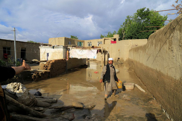 Hơn 180 người thiệt mạng vì lũ lụt ở Afghanistan - Ảnh 2.