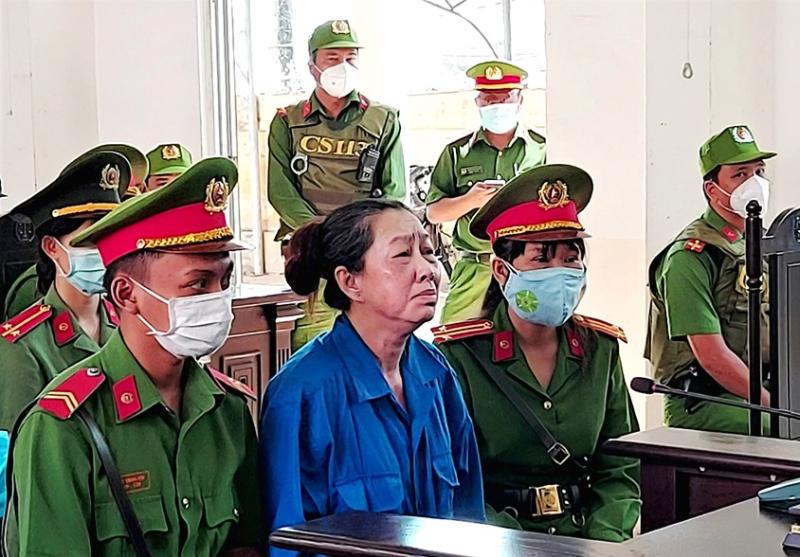 Trùm buôn lậu Mười Tường bị Tòa án nhân dân tỉnh An Giang tuyên phạt 8 năm tù về tội “Vận chuyển trái phép tiền tệ qua biên giới“. Ảnh: CA An Giang