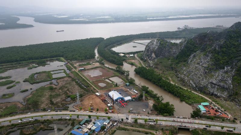 Vị trí cây cầu Bến Rừng xây dựng tại thôn 6, xã Gia Đức, huyện Thủy Nguyên vượt sông Đá Bạch kết nối với thị xã Quảng Yên (Quảng Ninh). Ảnh: Giang Chinh