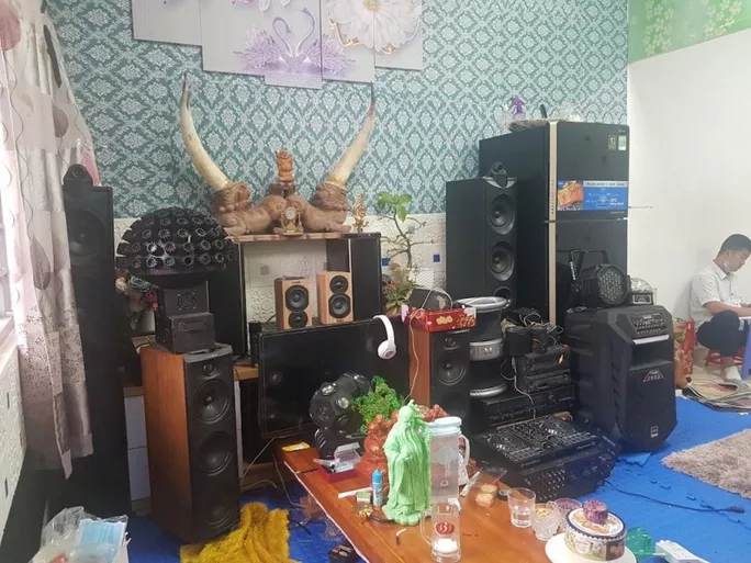 Ông trùm ma tuý mua chuộc nữ trưởng khoa Bệnh viện Tâm thần như thế nào? - Ảnh 2. Ông trùm ma tuý mua chuộc nữ trưởng khoa Bệnh viện Tâm thần như thế nào? - Ảnh 2.