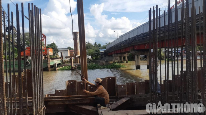“Siết” nhanh, giao mặt bằng bờ sông để thi công cầu Tây Đô ở Cần Thơ 8