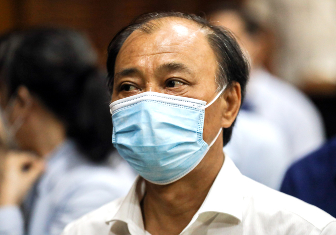 Ông Lê Tấn Hùng tại phiên xử hồi tháng 12/2021. Ảnh: Quỳnh Trần