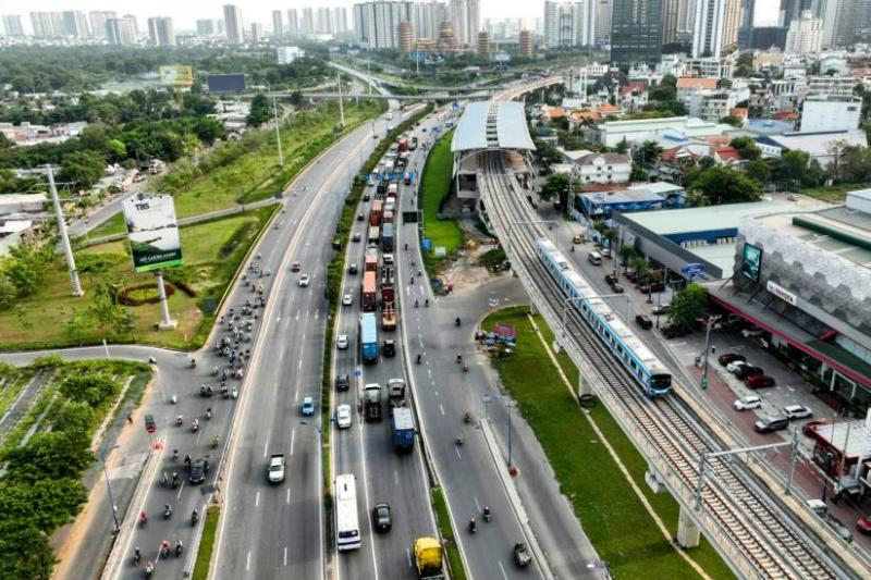 Dự án Metro số 1 kỳ vọng mang đến một phương tiện đi lại hiện đại cho người dân TPHCM. Ảnh: Anh Tú